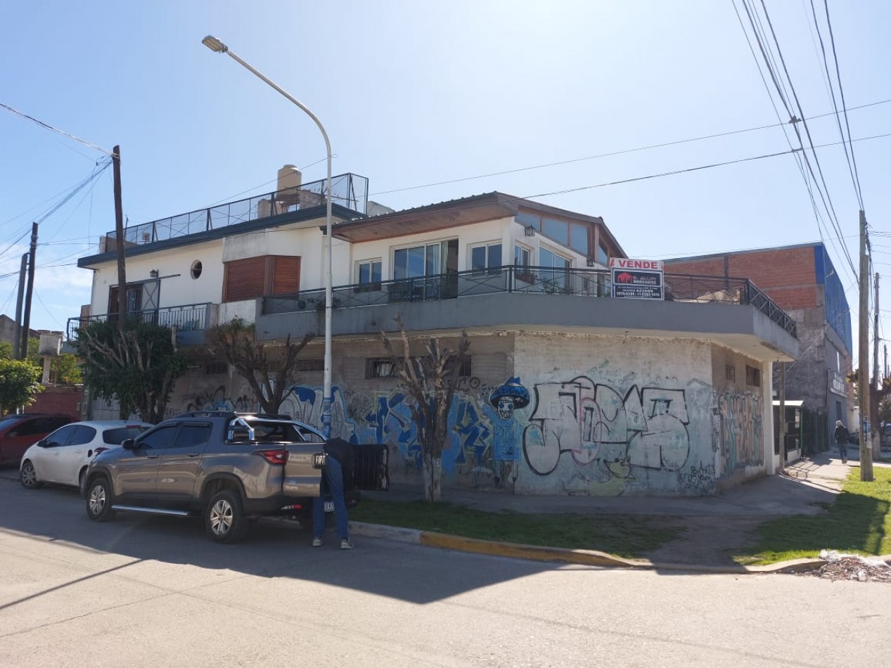 CASA 3 HAB. CON IMPORTANTE LOCAL GONZALEZ CATAN