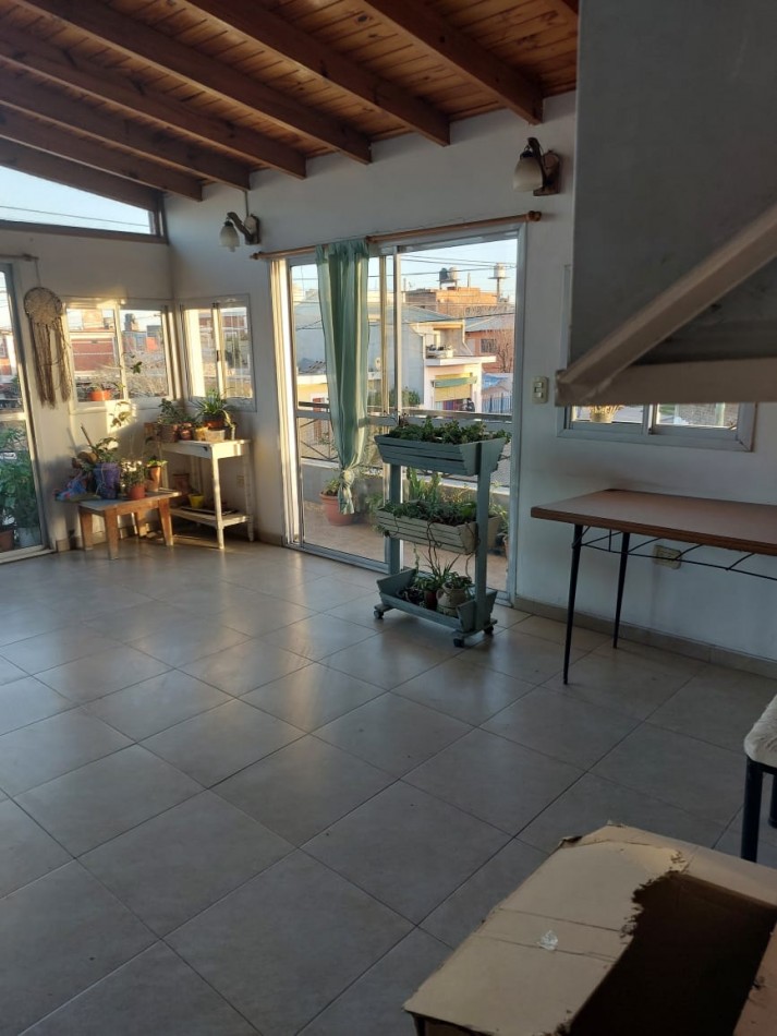 CASA 3 HAB. CON IMPORTANTE LOCAL GONZALEZ CATAN