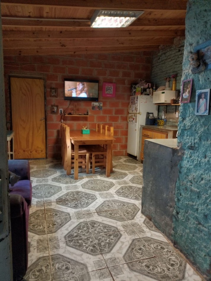 CASA 3 AMBIENTES EN GONZALEZ CATAN 
