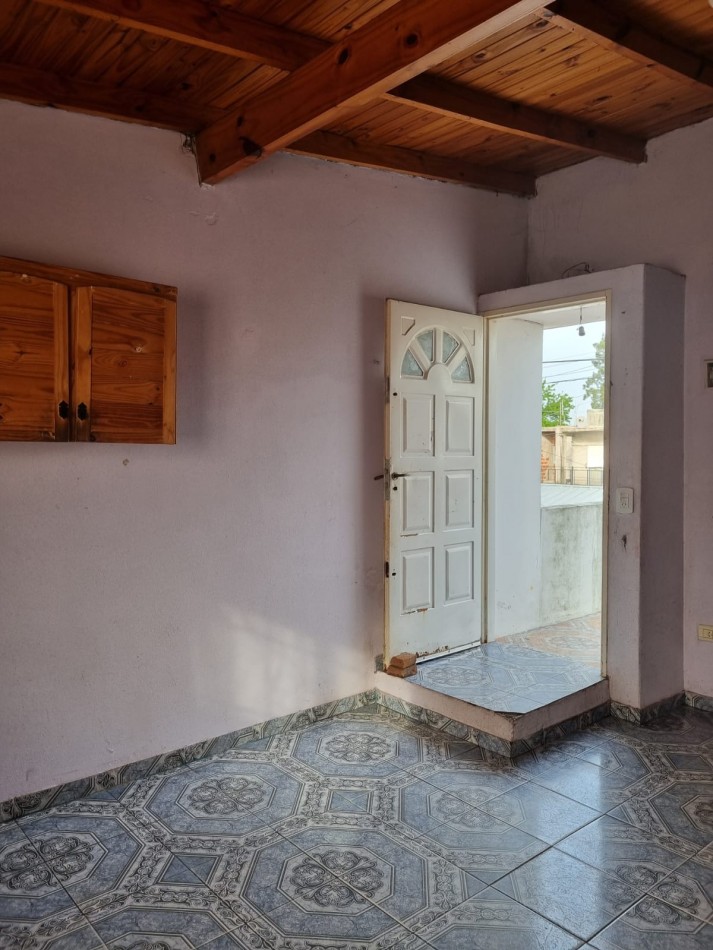 CASA CON TRES PH INTEGRADOS EN GONZALEZ CATAN 