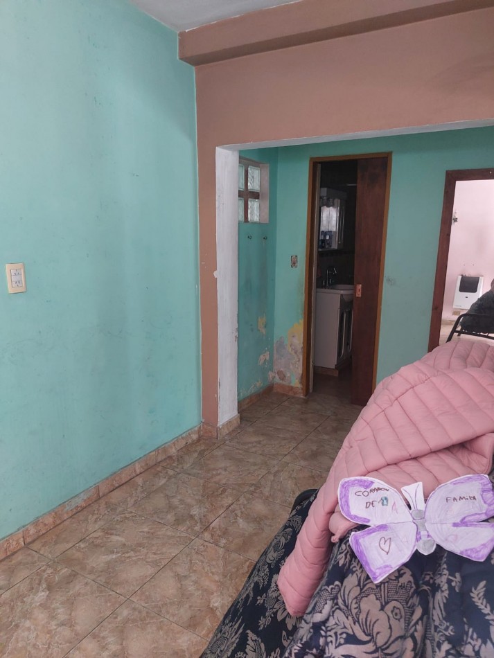 CASA EN DOS PHs Y UN GALPON EN GONZALEZ CATAN