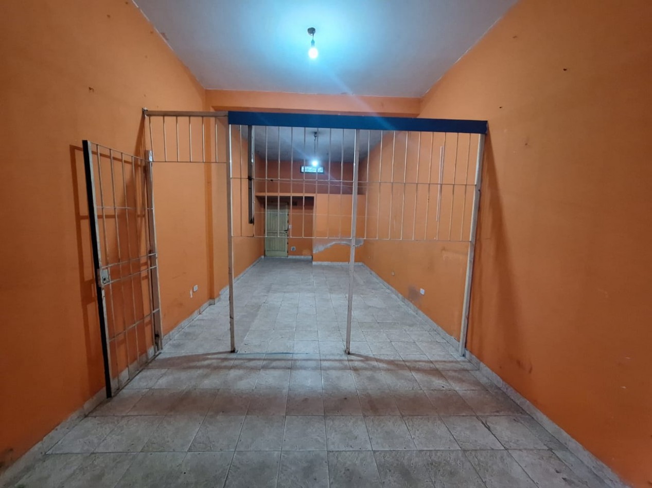 Local Comercial de 10 x 3.30 mtrs