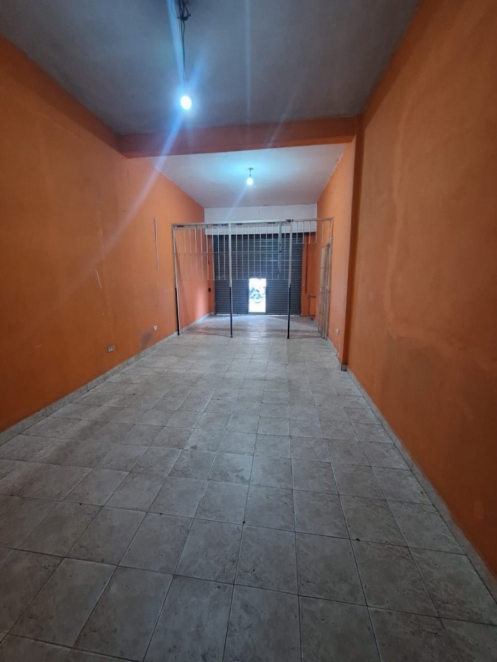 Local Comercial de 10 x 3.30 mtrs