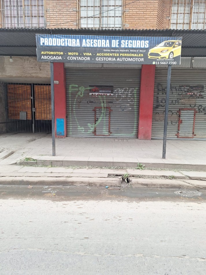 Local Comercial de 10 x 3.30 mtrs