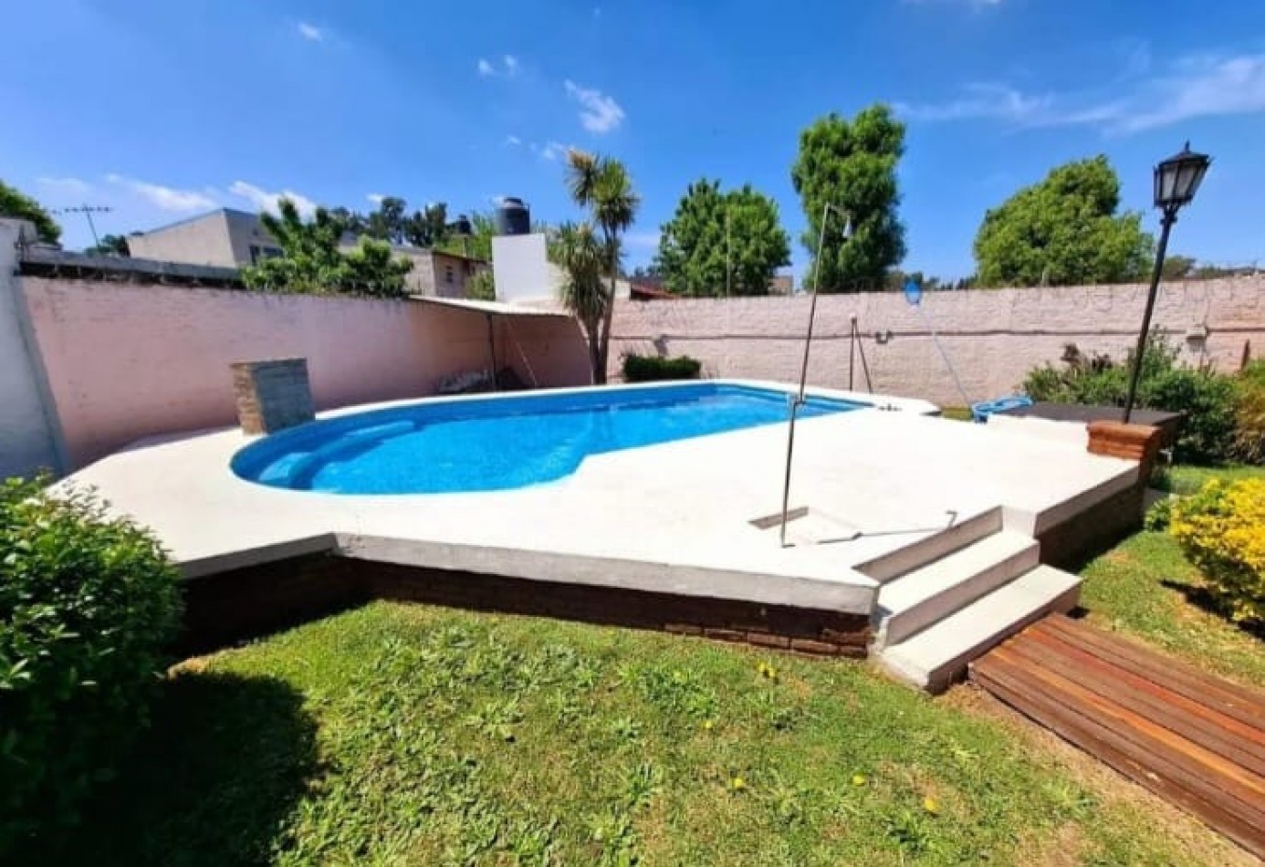 Importante Propiedad, Centro De Gonzalez Catan