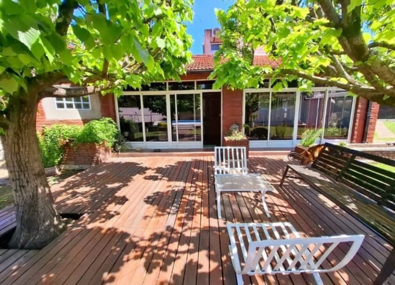 Importante Propiedad, Centro De Gonzalez Catan