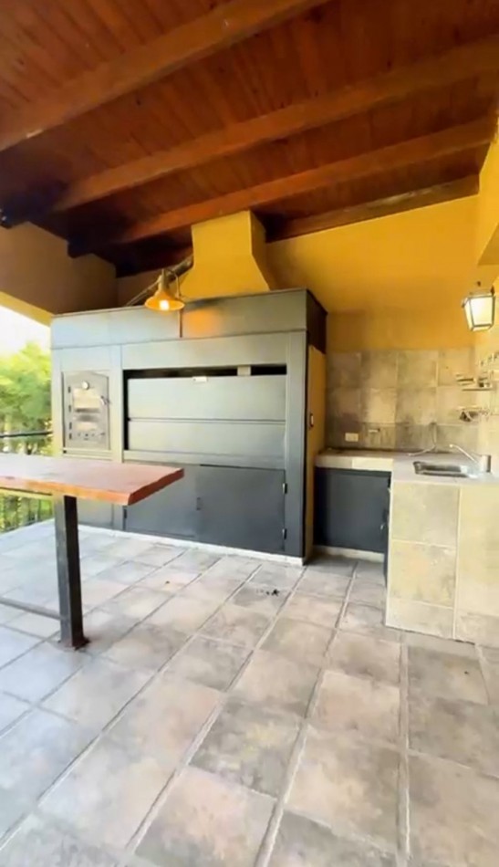 HERMOSA CASA EN EZEIZA 