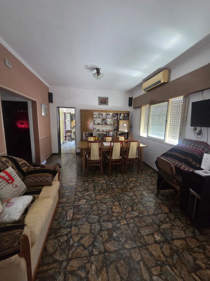 HERMOSA CASA EN GREGORIO DE LAFERRERE