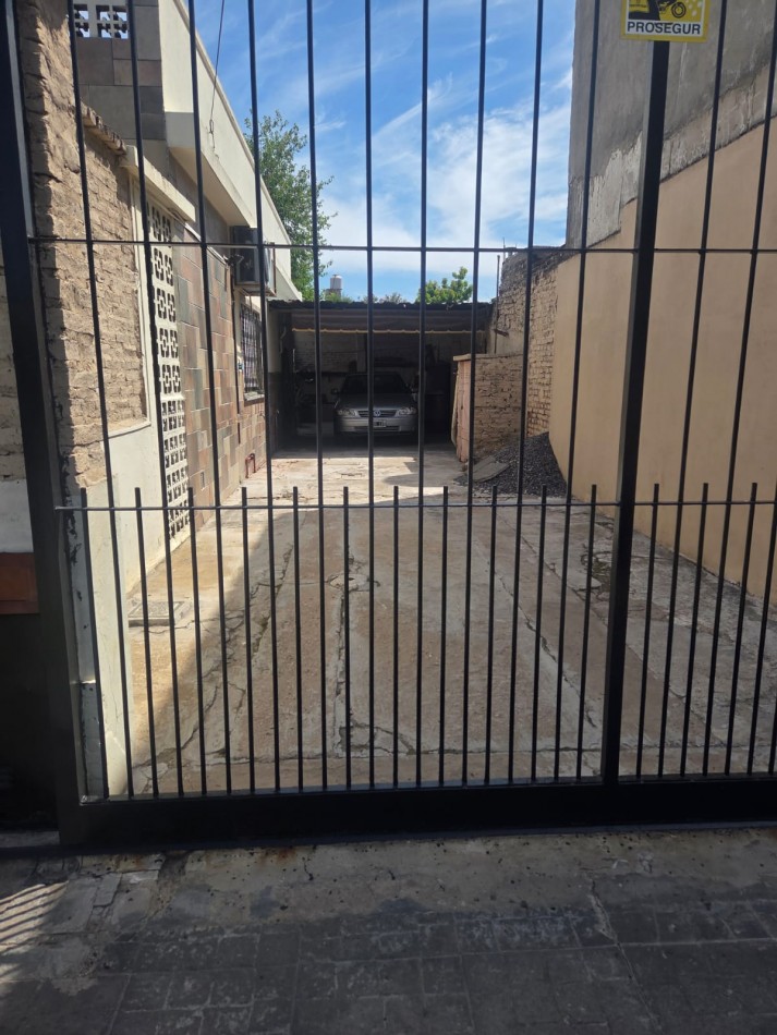 HERMOSA CASA EN GREGORIO DE LAFERRERE