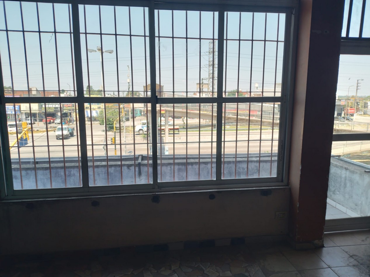 GALPON/SALON EN PRIMER PISO