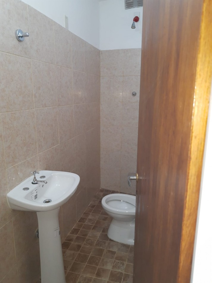 LOCAL EN ALQUILER- GONZALEZ CATAN