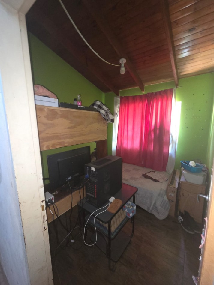 CASA DE DOS PLANTAS EN GONZALEZ CATAN