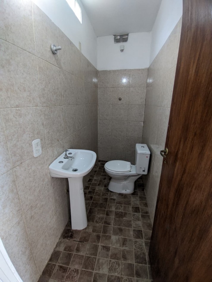 LOCAL EN ALQUILER- GONZALEZ CATAN