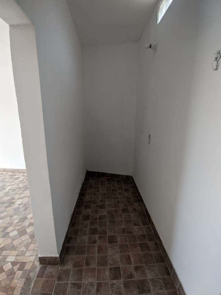 LOCAL EN ALQUILER- GONZALEZ CATAN