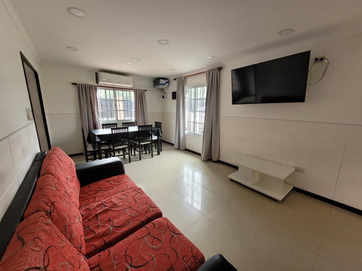 HERMOSA CASA EN CAÑUELAS