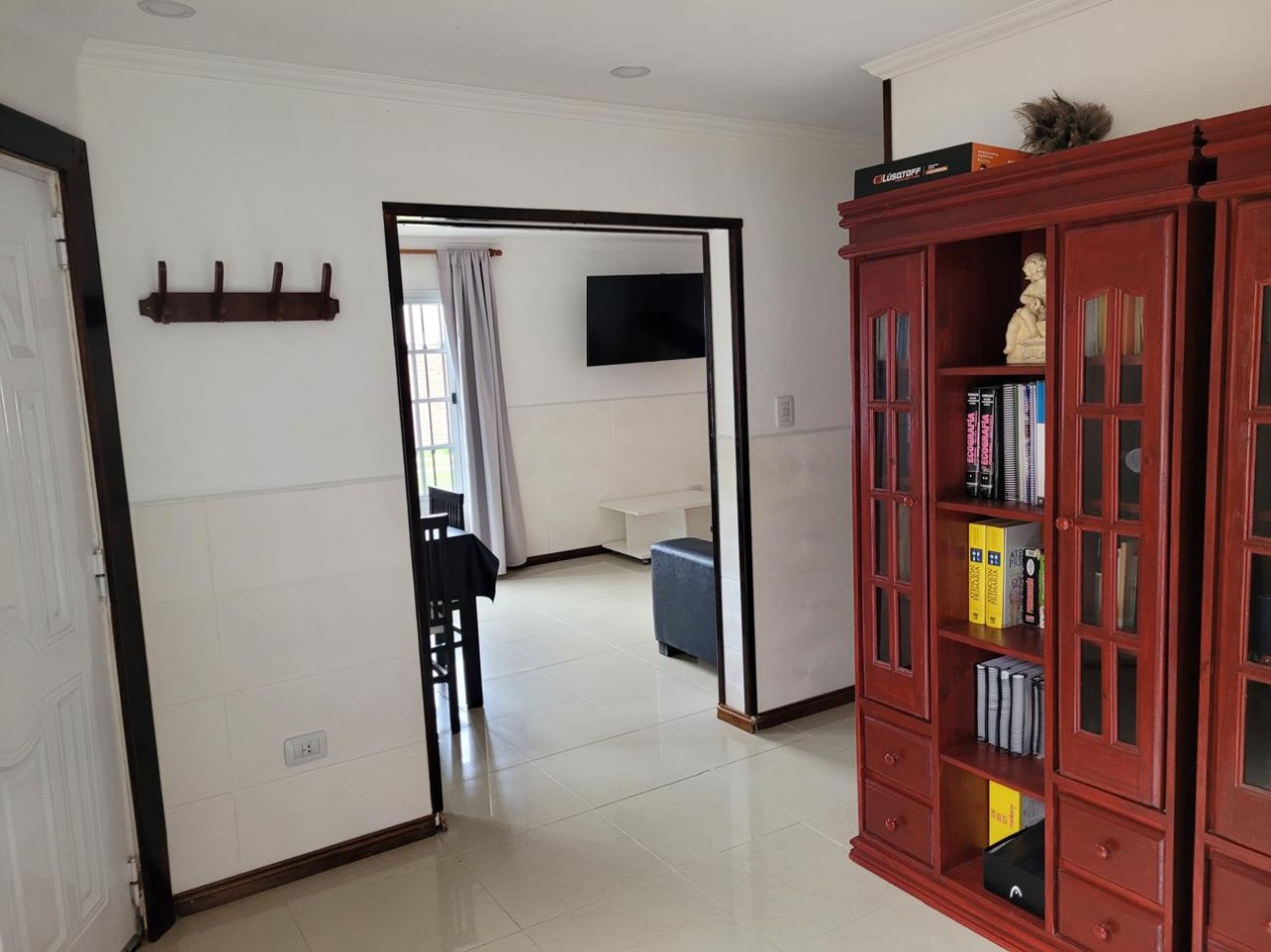 HERMOSA CASA EN CAÑUELAS