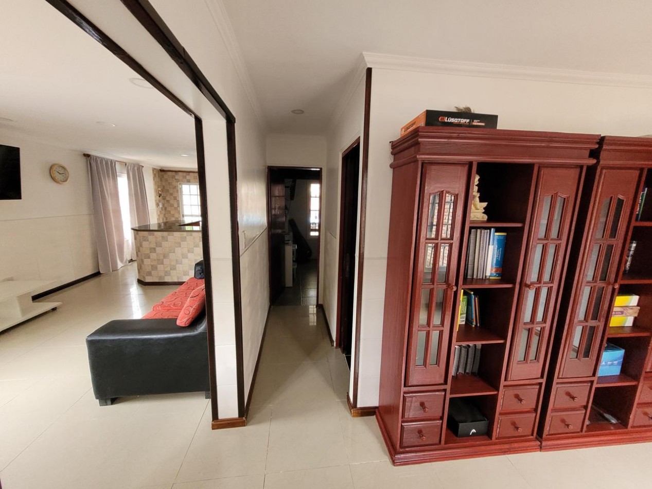 HERMOSA CASA EN CAÑUELAS