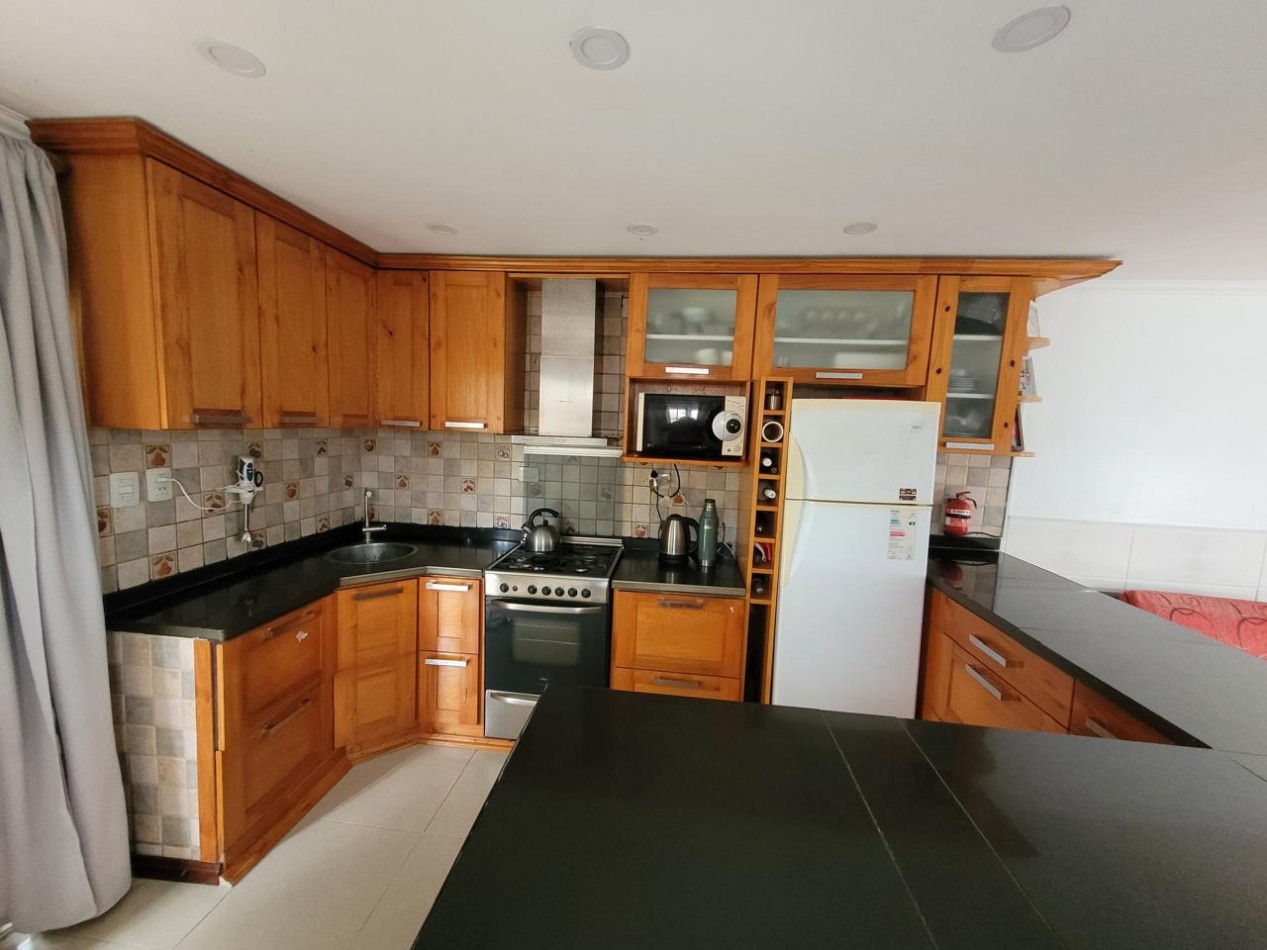 HERMOSA CASA EN CAÑUELAS