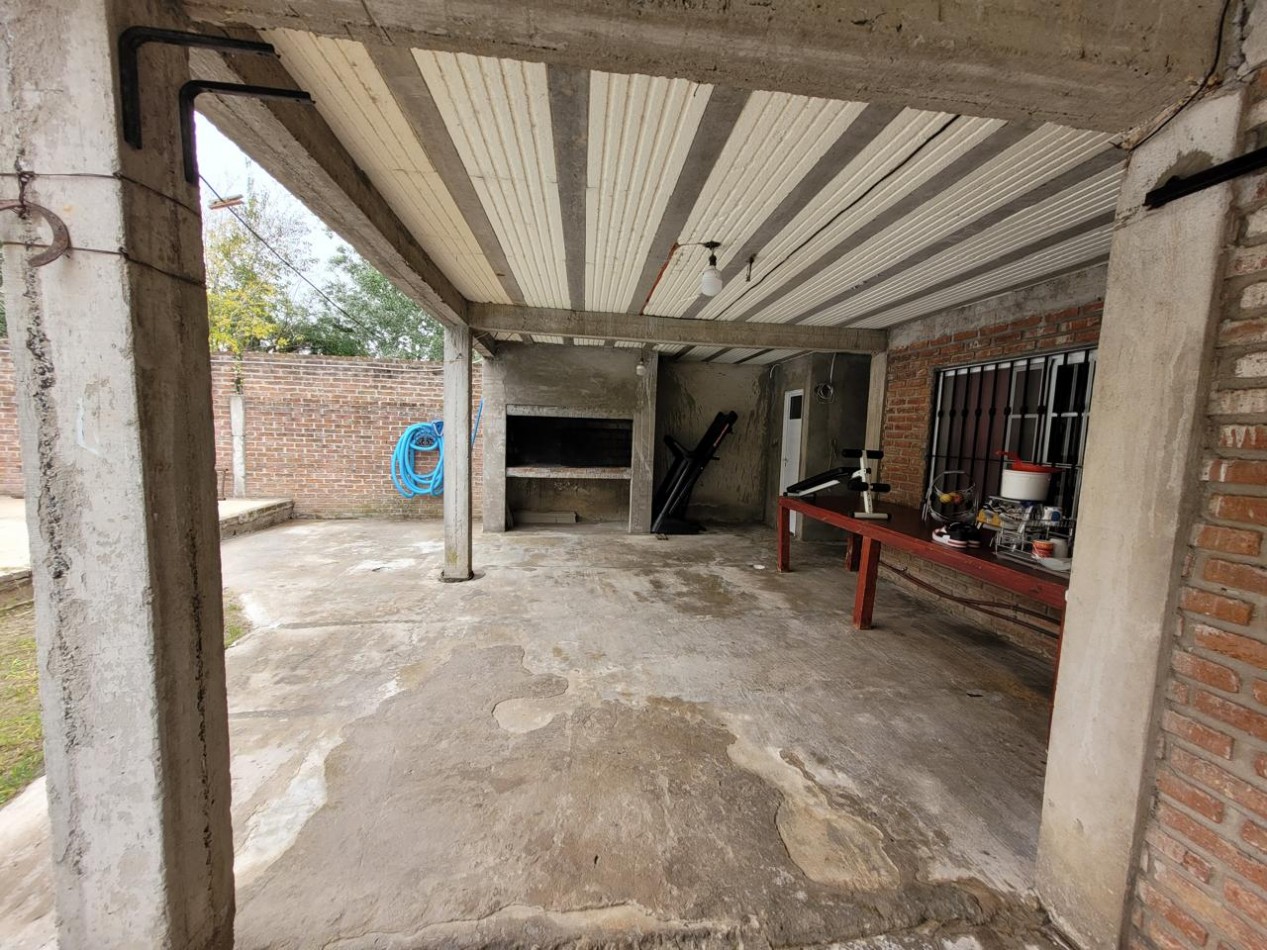 HERMOSA CASA EN CAÑUELAS