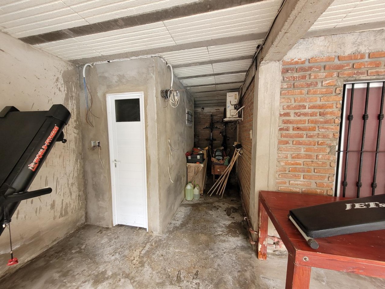 HERMOSA CASA EN CAÑUELAS