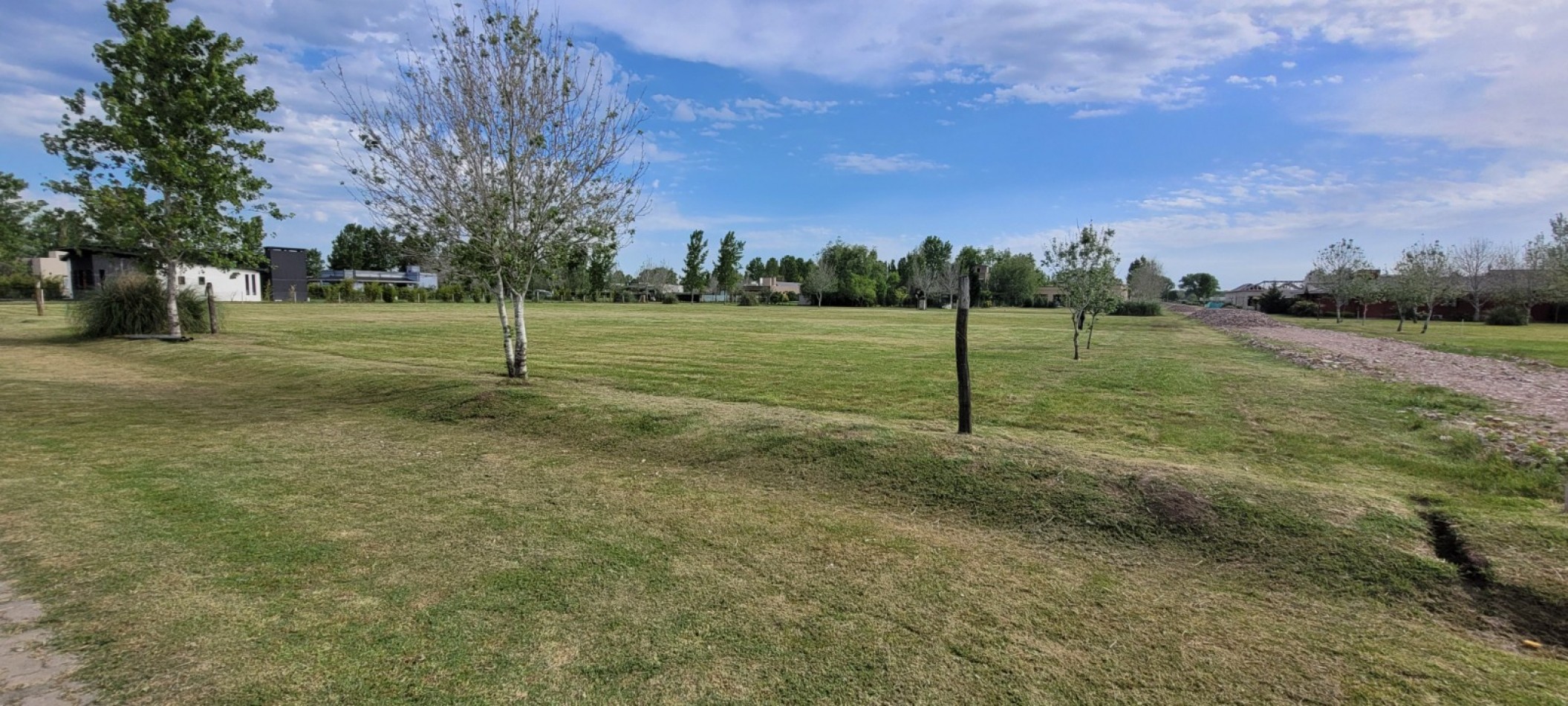 EXCELENTE LOTE EN BARRIO CERRADO LOMAS DE PETION 