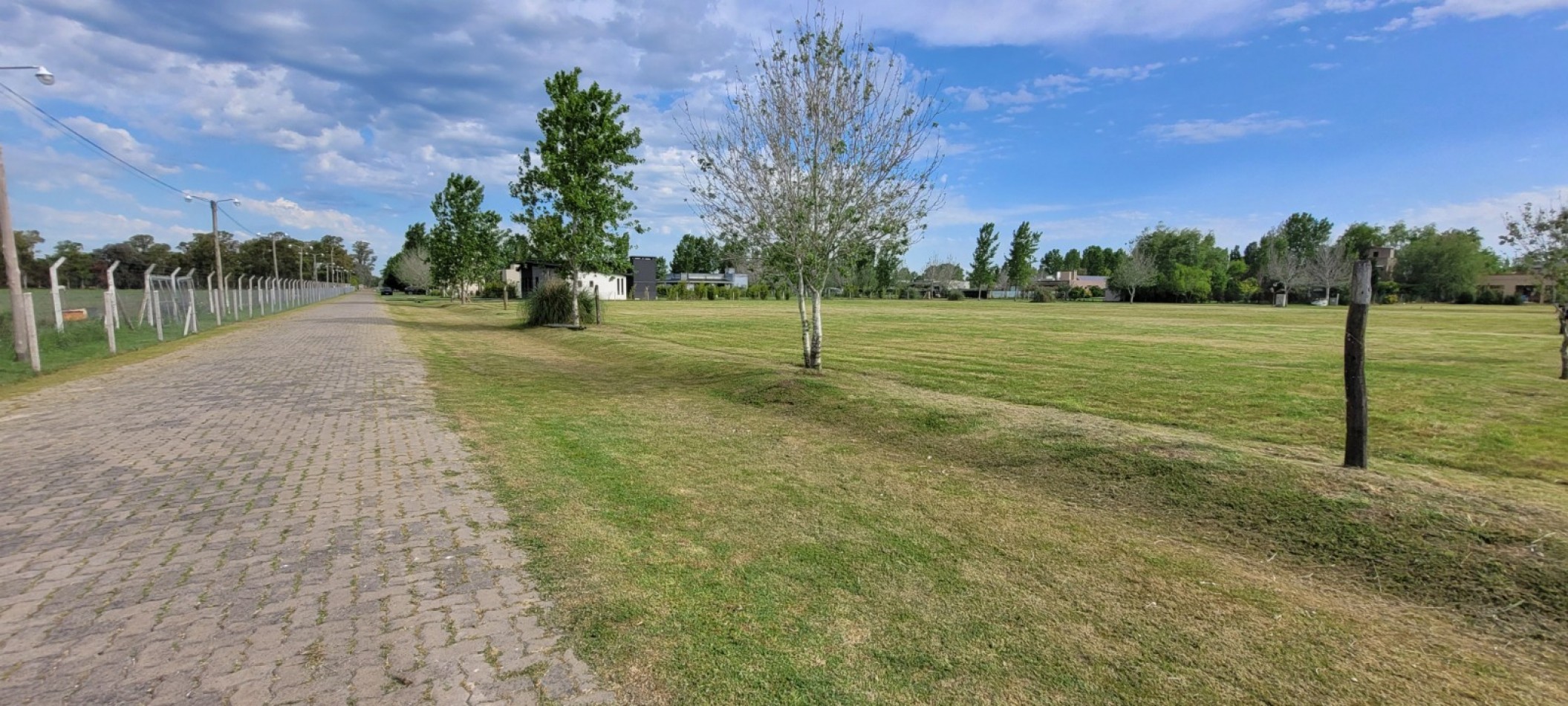 EXCELENTE LOTE EN BARRIO CERRADO LOMAS DE PETION 