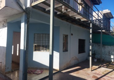 CASA EN DOS PHs Y UN GALPON EN GONZALEZ CATAN