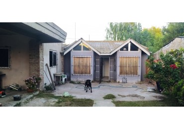 CASA CON LOSA Y LOCAL A TERMINAR 