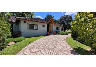 HERMOSA CASA EN CLUB DE CAMPO LAS PERDICES 