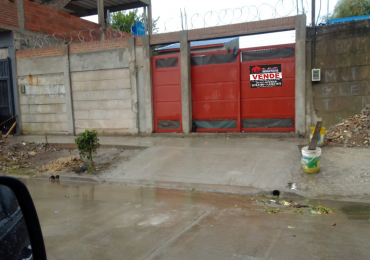 TERRENO CON MEJORAS EN GONZALEZ CATAN 