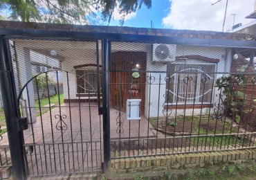 CASA DE CINCO AMBIENTES EN GONZALEZ CATAN 